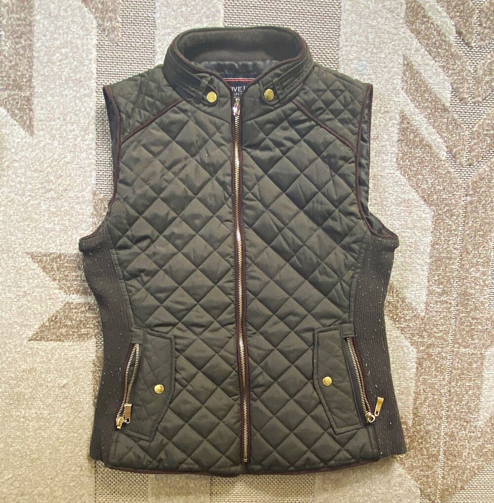 Active USA Collection Women's Green Quilted Full Zip Snap Pocket Vest S